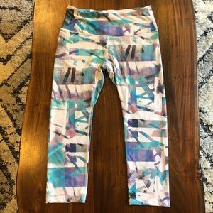 Apana women’s crop “Spray Geo” leggings size small